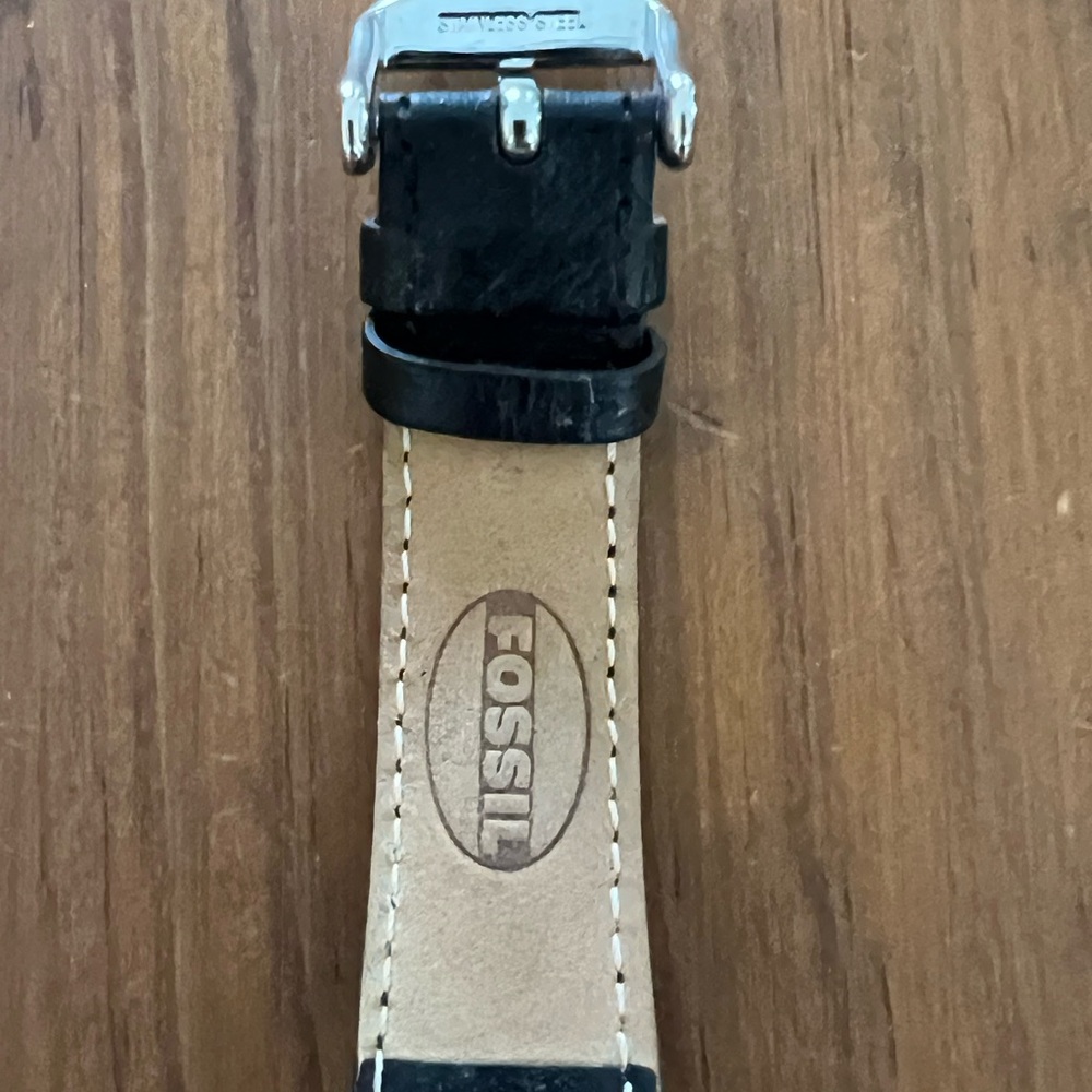 Fossil Watch - Unique Water Droplet face design with Crystal Accents. - Picture 6 of 12